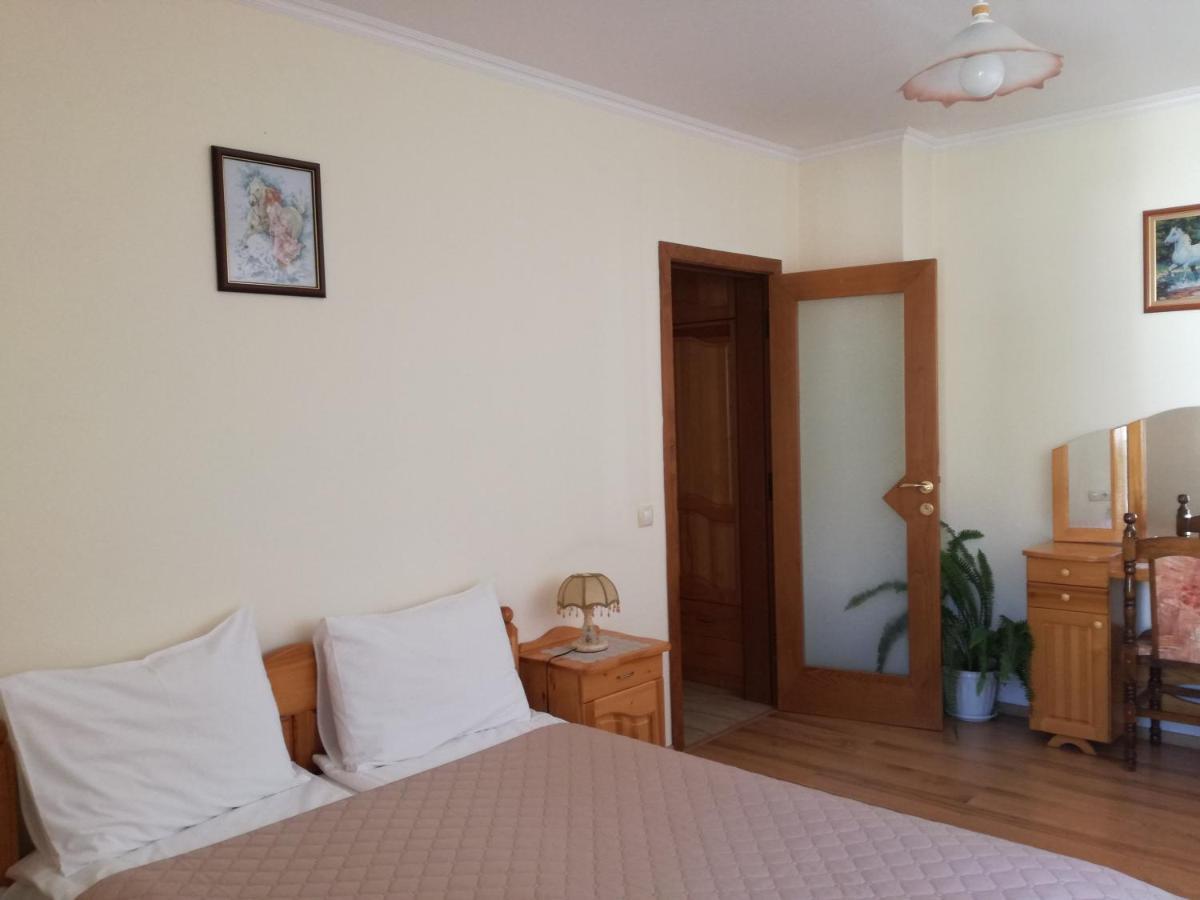 Guest House Benita Devin Esterno foto