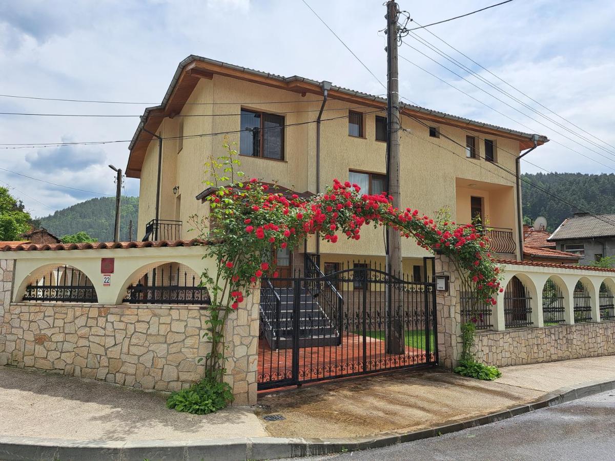 Guest House Benita Devin Esterno foto