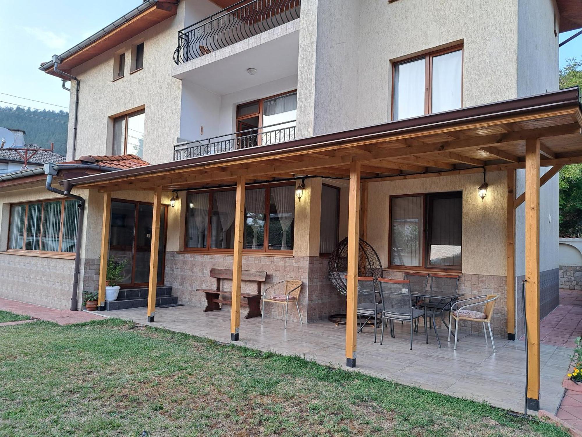 Guest House Benita Devin Esterno foto