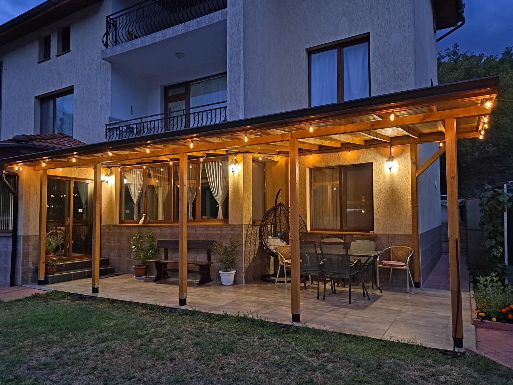 Guest House Benita Devin Esterno foto